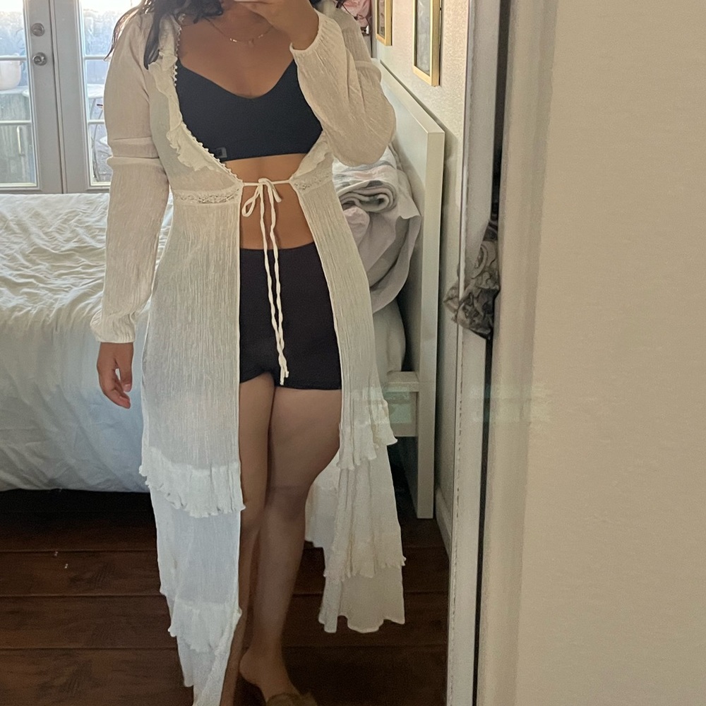 Long sleeve cream tie front cardigan cover up